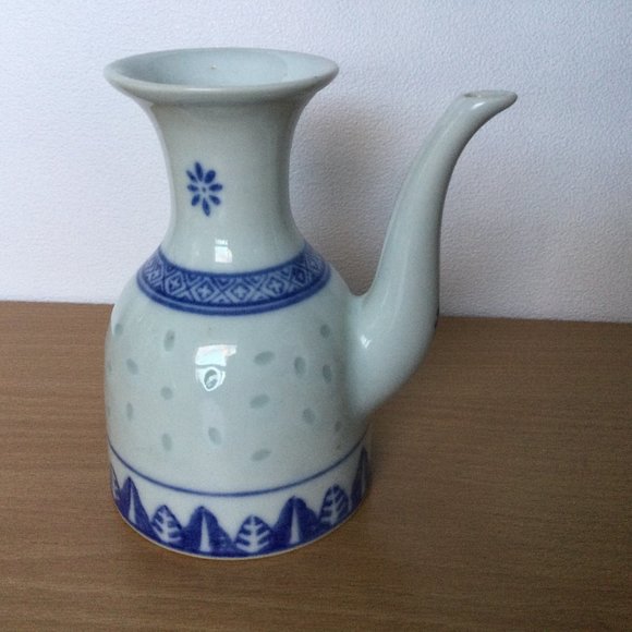 Chinese blue and white rice eye grain translucent porcelain small jar flower - Picture 1 of 4